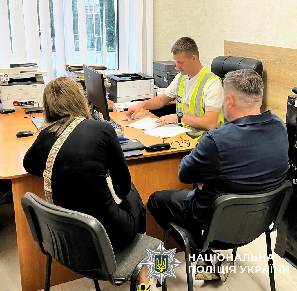 Правоохоронці повідомили 23-річній жинці про підозру через нацистську символику в соцмережах