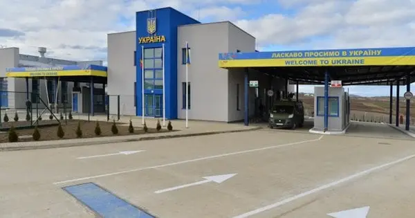 З 9 липня через КПП «Дяківці - Раковець» дозволили проїзд великих автобусів