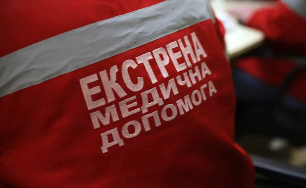 Доба війни на Харківщині: новий удар по автівці екстренки (фото)