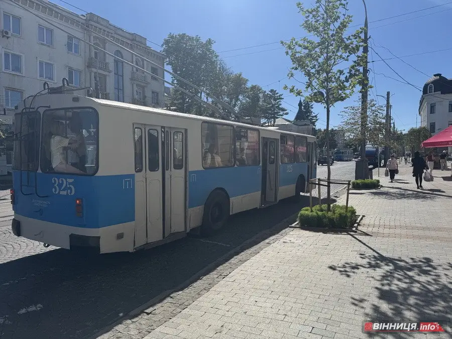 Вінничани подали петицію, щоб повернути зупинку на Соборній біля 2-ї гімназії