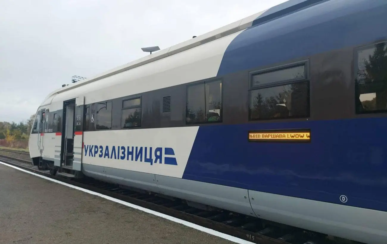 Контроль на вокзалах посилено: "Укрзалізниця" звернулась до пасажирів