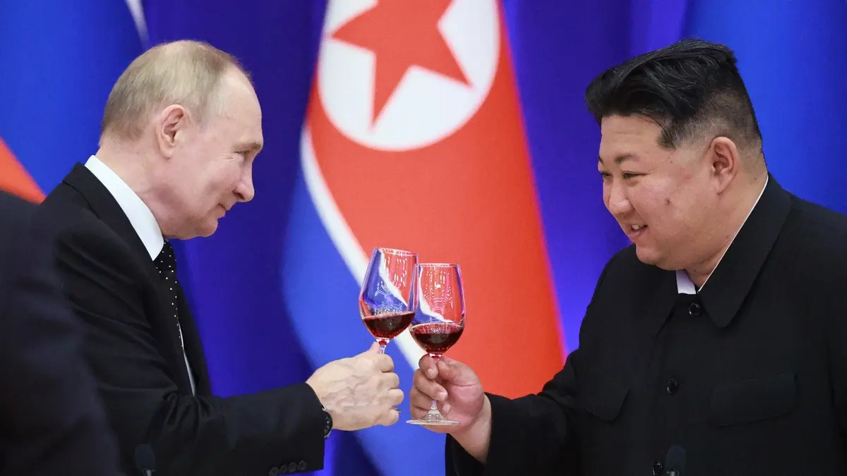 КНДР доставляет России оружие морем через Владивосток, по железной дороге и авиацией – ГУР