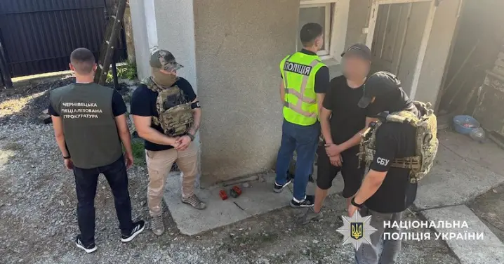 У жителя Кіцманя вдома знайли боєприпаси