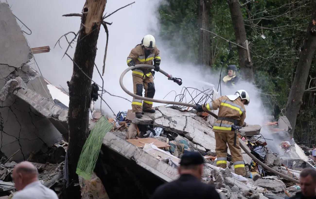 У Києві вже 31 жертва ворожого удару: з-під завалів дістали ще трьох