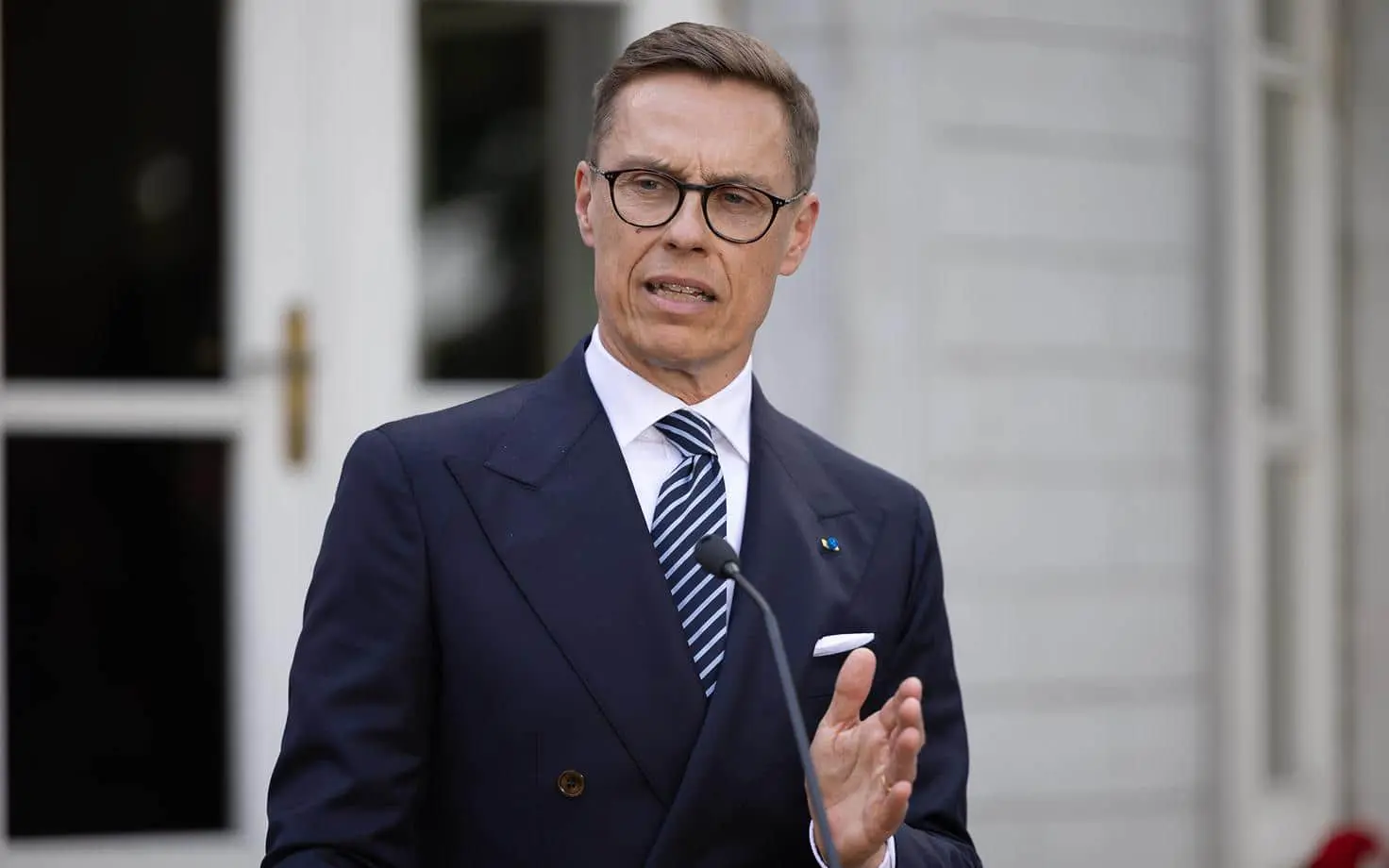 Президент Фінляндії після розмови з Зеленським: треба тиснути на Росію