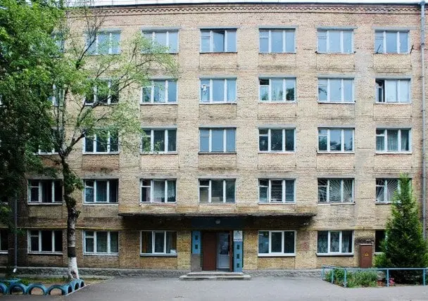 За скільки можна купити кімнату в київському гуртожитку: ціни на нерухомість у серпні