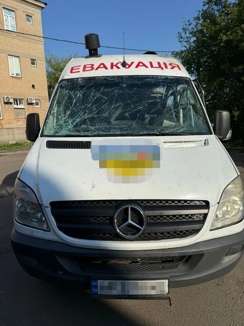 РФ сбросила авиабомбу на Константиновку и атаковали дроном авто волонтеров – есть погибшая