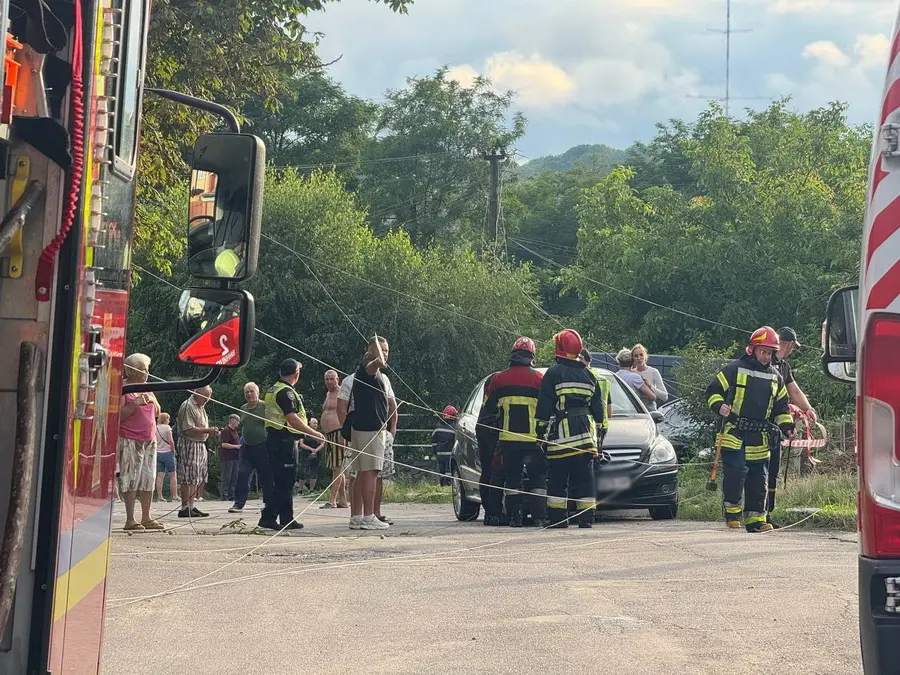 Неподалік пляжу Гонти у Вінниці легковик влетів у стовп
