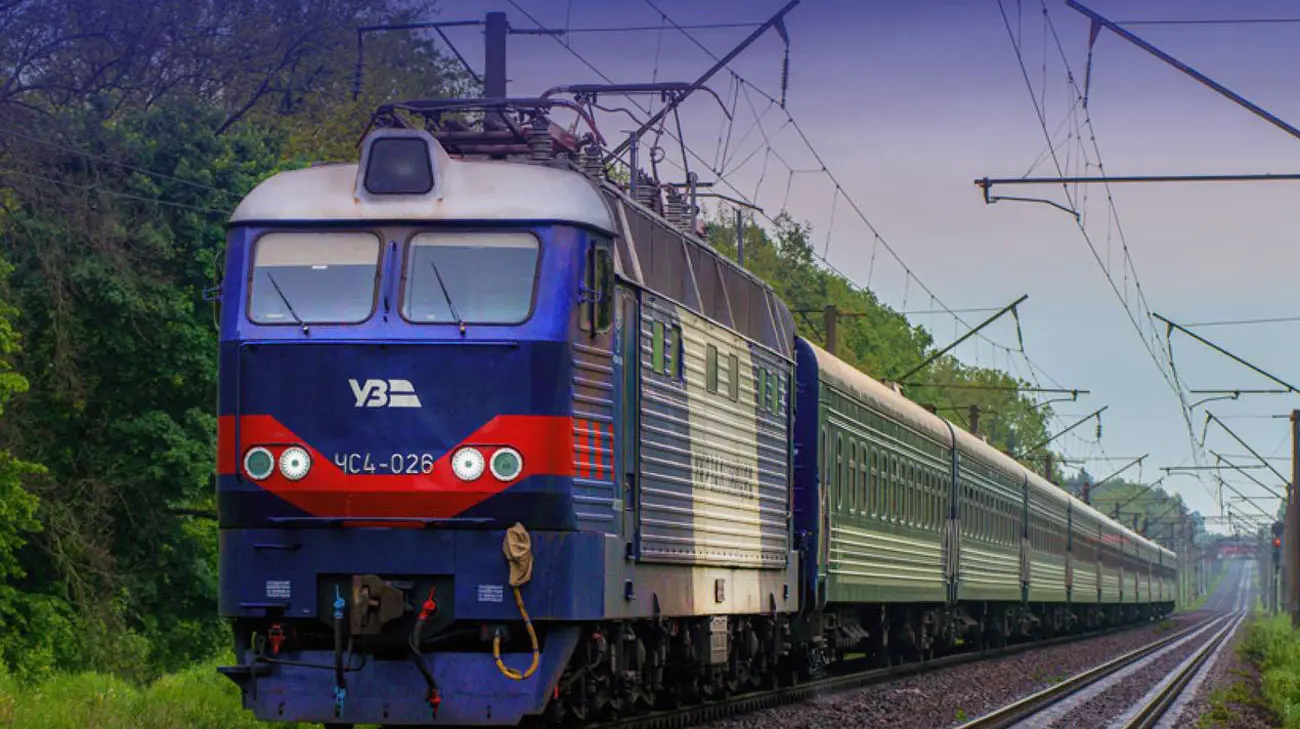 Росіяни атакували залізничну інфраструктуру на Полтавщині: затримуються кілька потягів