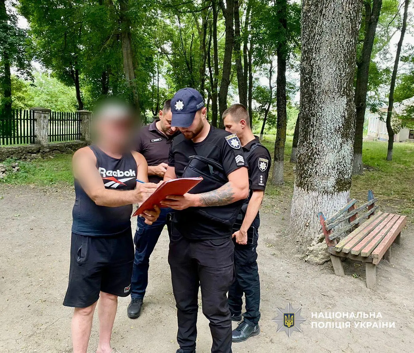 На Одещині 10-річний хлопчик вистрілив у друга: поліцейські розпочали кримінальне провадження