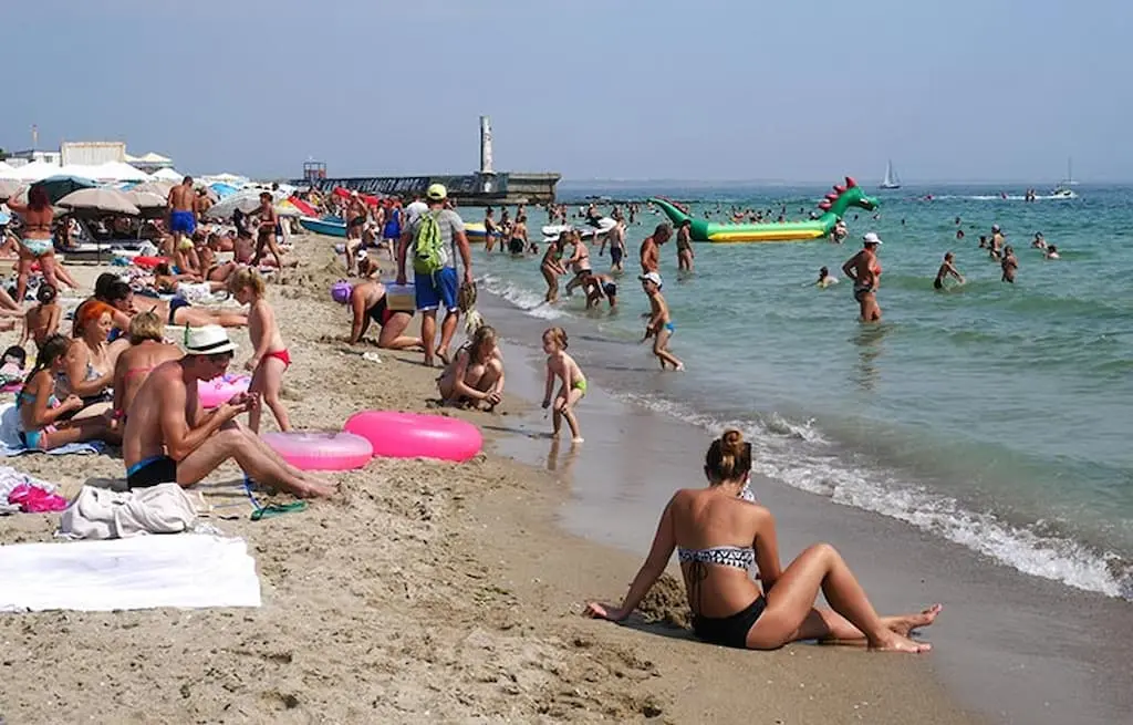 Відпочинок із комфортом: в Одесі відкрито нові ділянки для купання