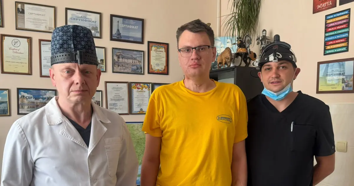 У Вінниці хірурги провели складну операцію для військового з пораненням обличчя та шиї