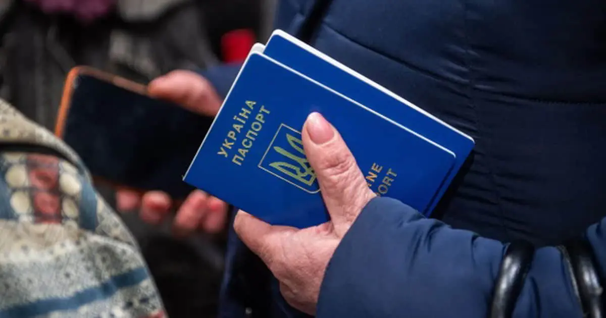 Що змінить новий закон про громадянство українців і якими ризиками він загрожує