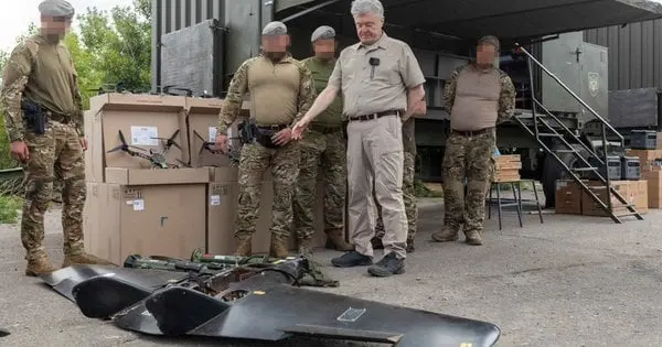 Порошенко видав український дрон за російський та потрапив у скандал
