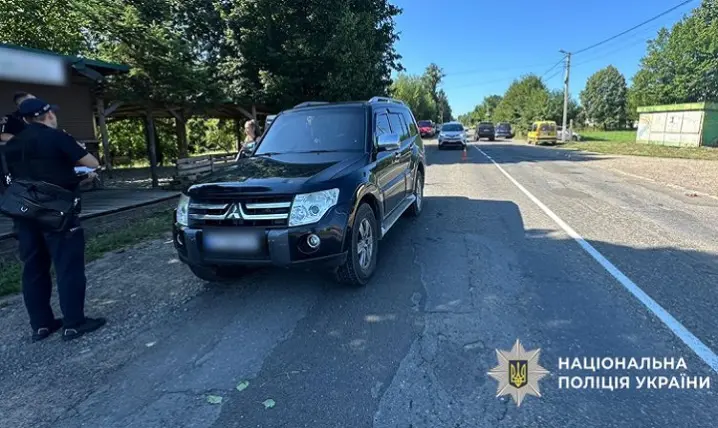 На Буковині водійка наїхала на 6-річного хлопчика: дитина у лікарні