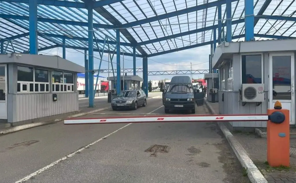 З 12 жовтня 2025 року змінюються правила перетину кордонів ЄС для українців: пояснює МЗС