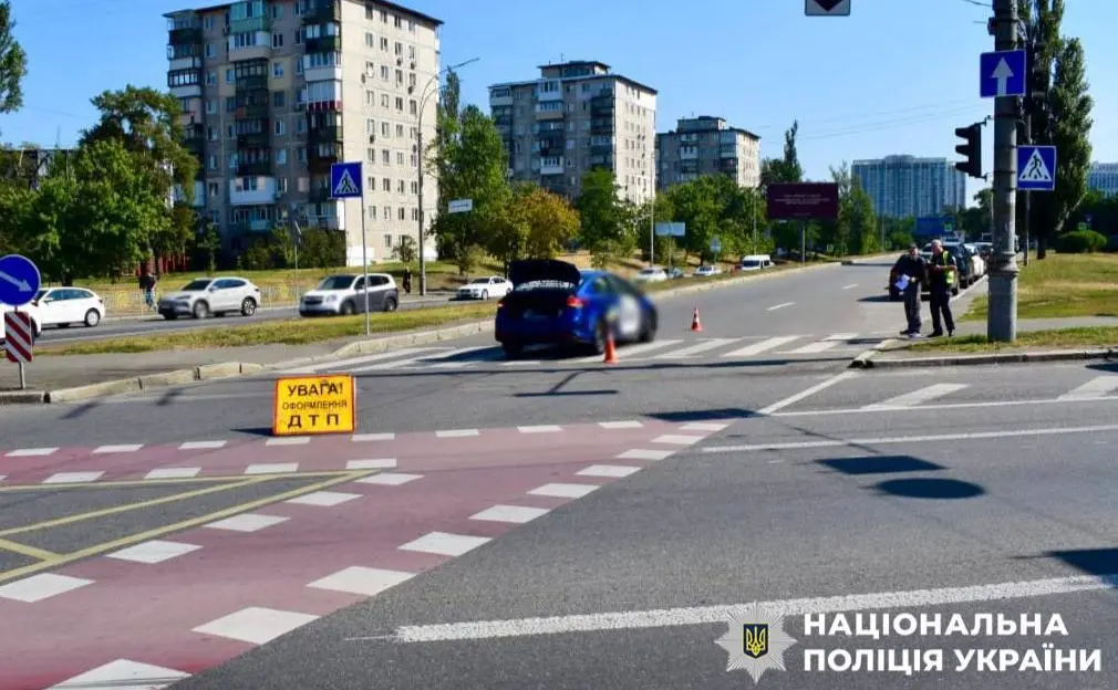 Не надав перевагу у русі та наїхав на жінку: у Києві таксист збив пенсіонерку