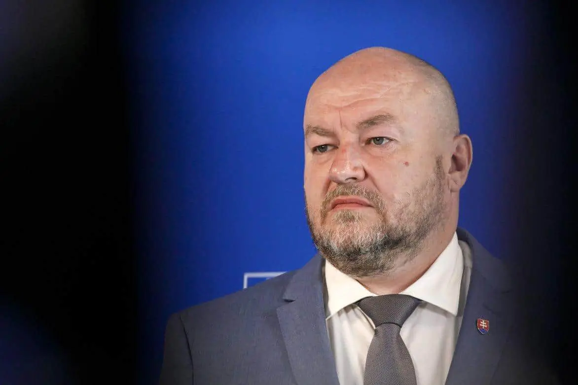 У Словаччині хочуть ввести обов&#700;язкову службу через війну в Україні та Орбана