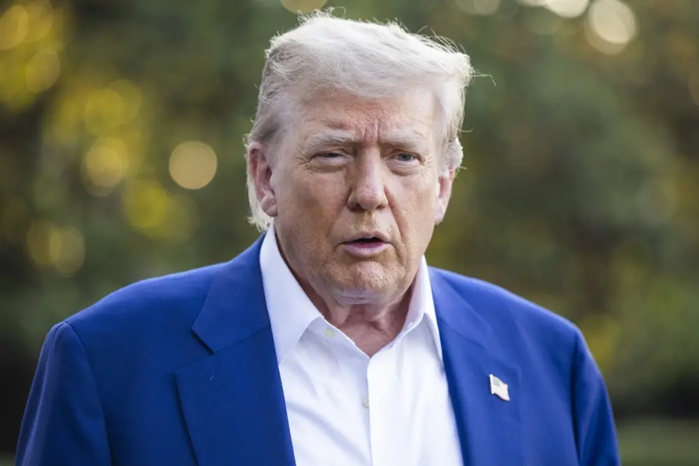 Трамп опубликовал СМС от генсека НАТО: Было тяжело, но все согласились увеличить расходы