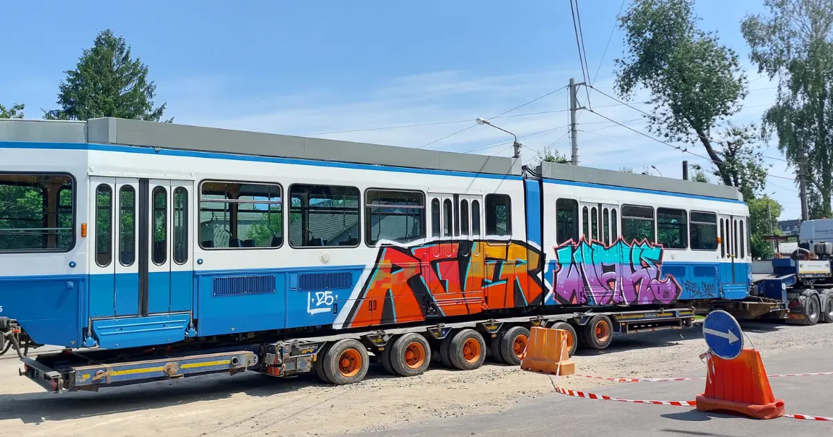 До Вінниці приїхав черговий швейцарський трамвай Tram 2000