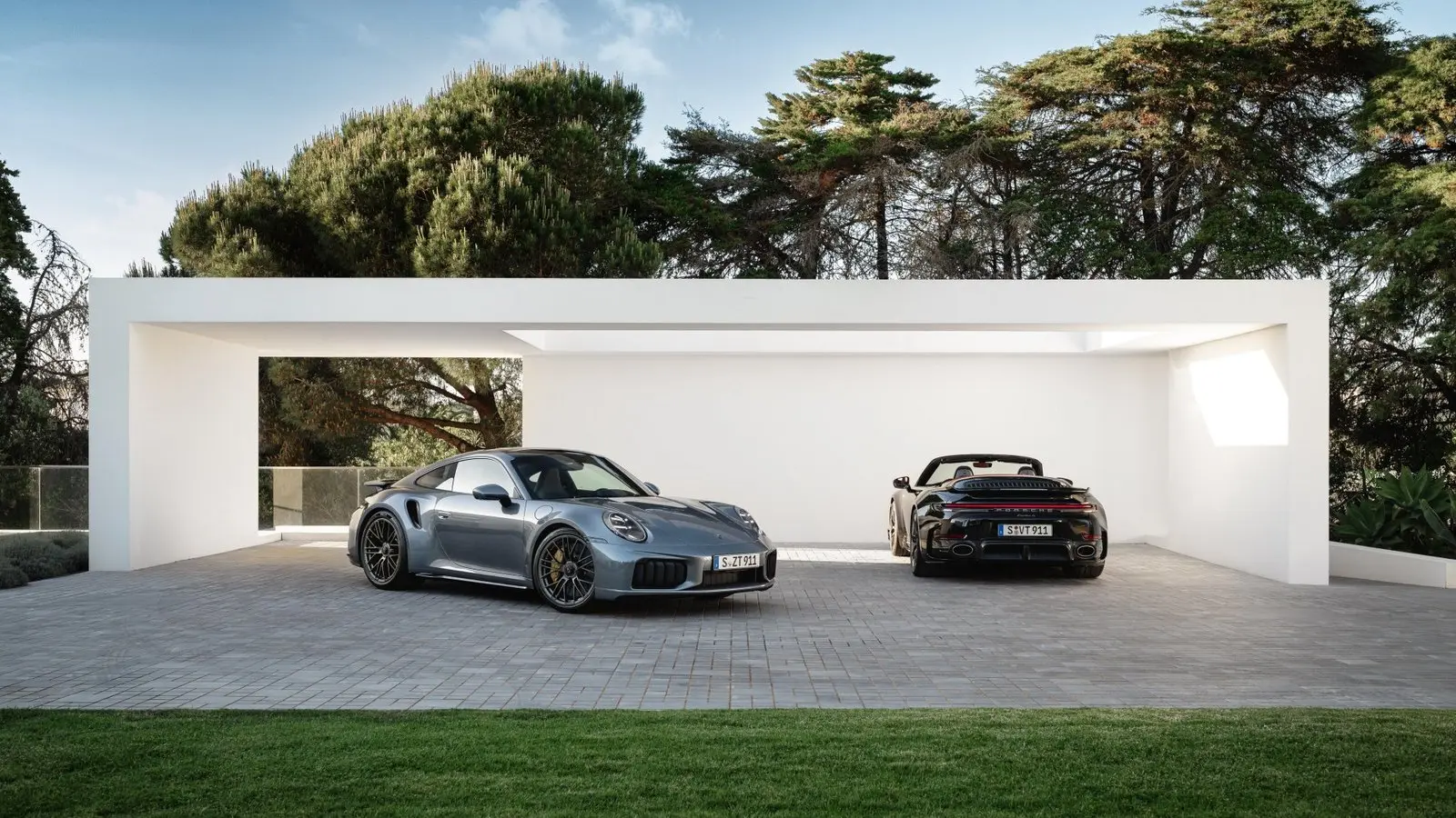 Porsche представила найпотужніший гібридний спорткар 911 Turbo S