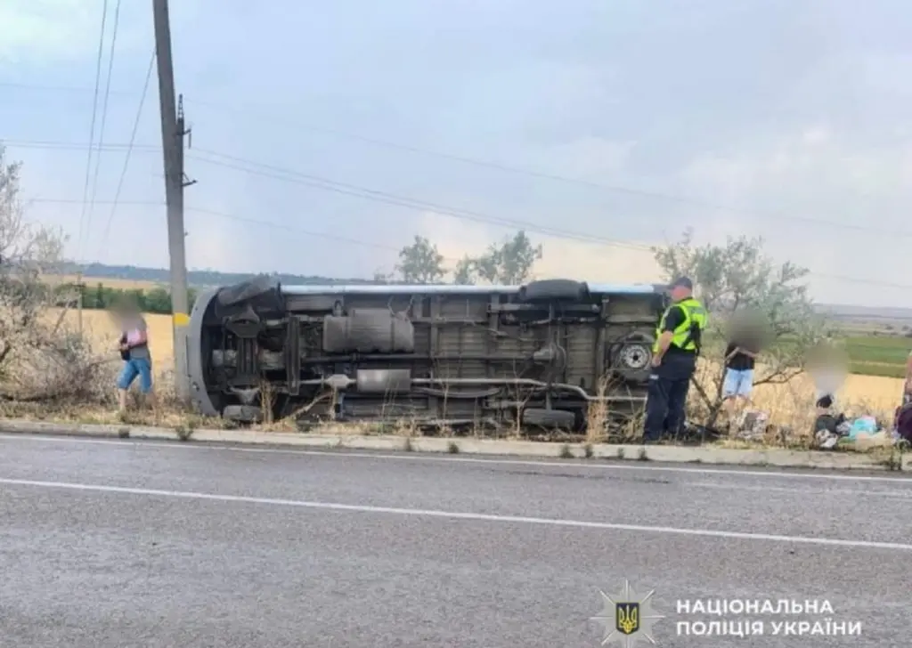 На трасі Одеса – Рені перекинувся автобус із пасажирами