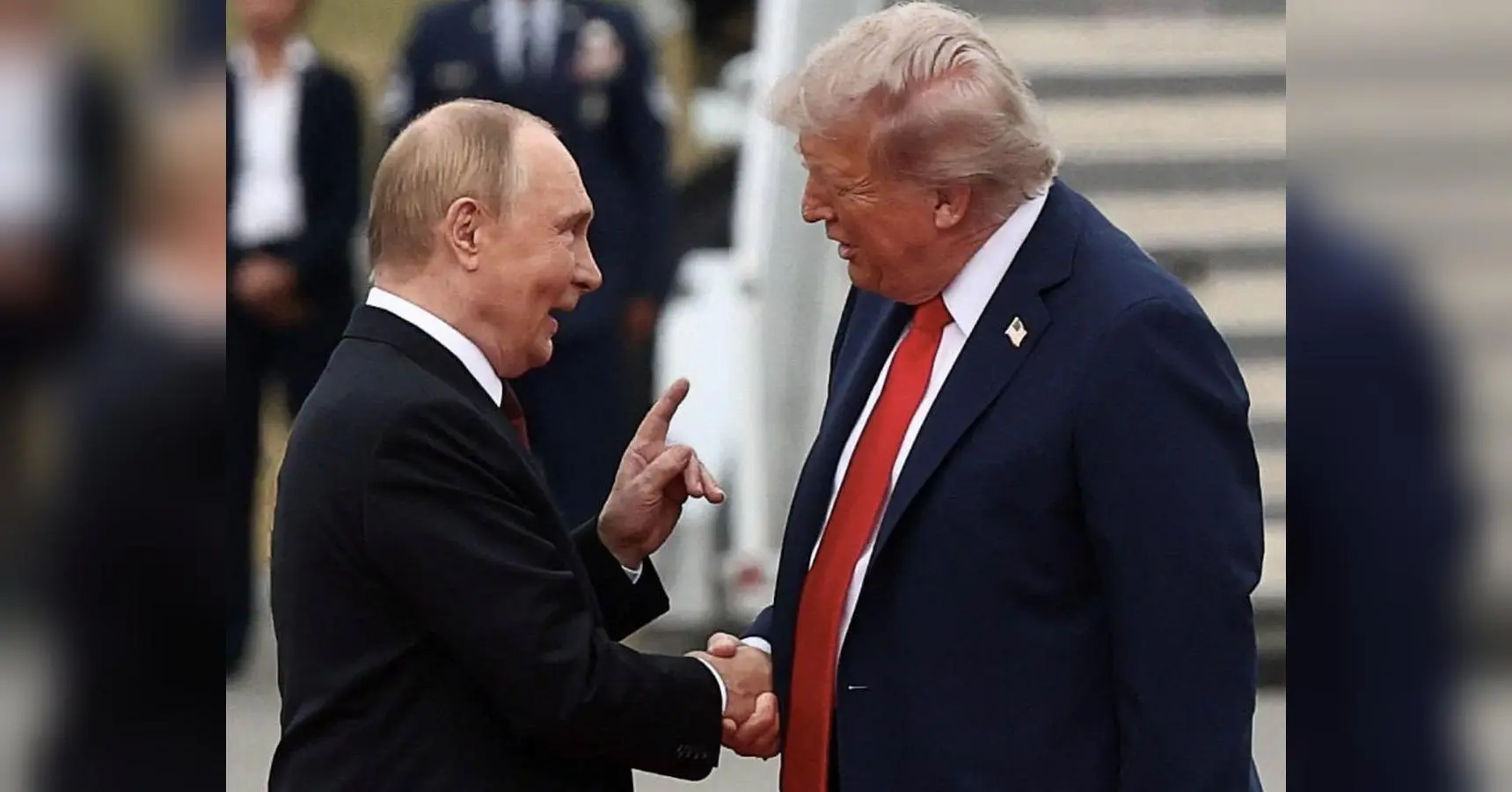 Зустріч Трампа і Путіна на Алясці: дипломатичний фарс чи політична