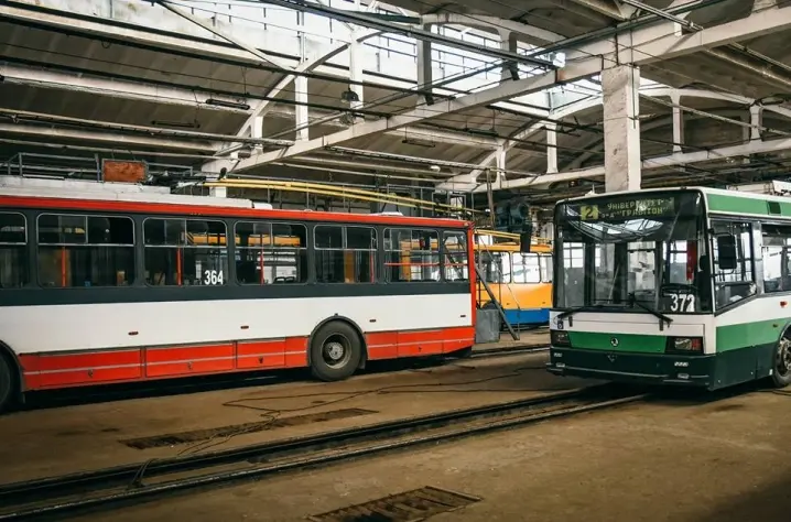 У Чернівцях тролейбуси 3 і 6 розвертаються біля училища №15