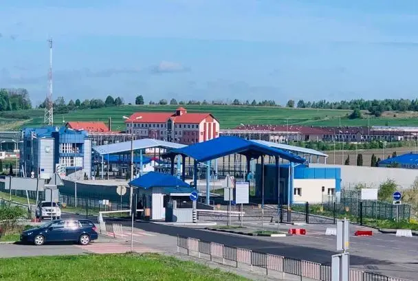 Виїзд чи в'їзд: у ДПСУ розповіли, які перетини кордону України наразі переважають