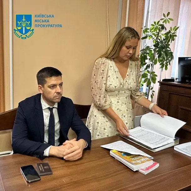 У Києві 57-річний чоловік зґвалтував дівчаток восьми та 12 років: що йому загрожує