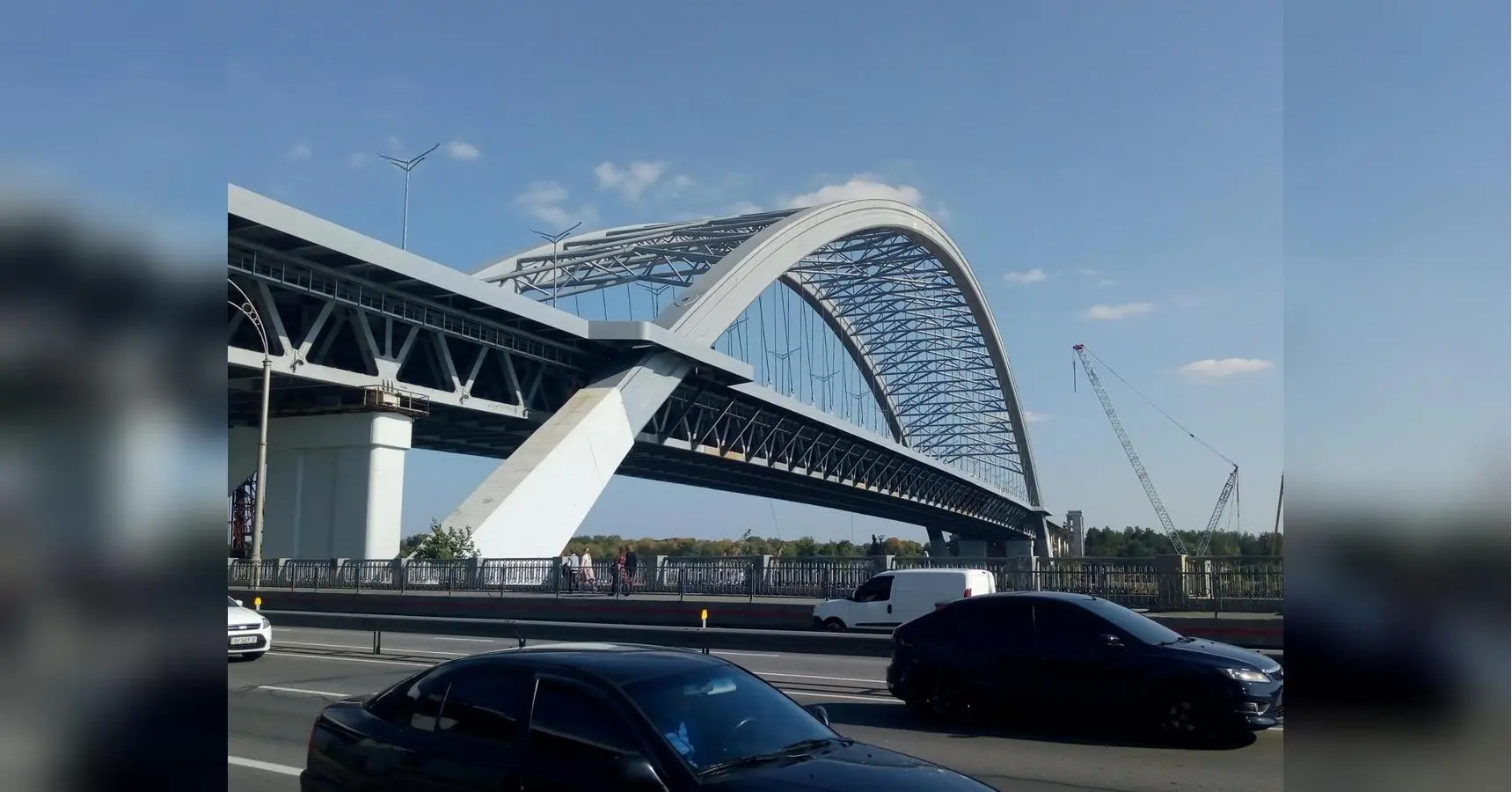 Компанія Шкіля отримала з бюджету Києва понад мільярд на добудову Подільського мосту: що не так із цим тендером