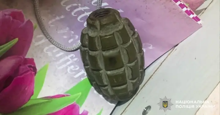 На Буковині спецпризначенці КОРД вилучили у чоловіка гранату