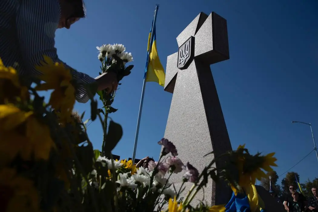 У Києві відкрили Меморіальний монумент захисникам України