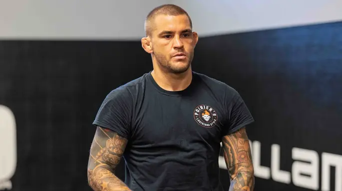 Двоюрідний брат зіркового бійця UFC ефектно нокаутував буйного відвідувача кафе одним ударом