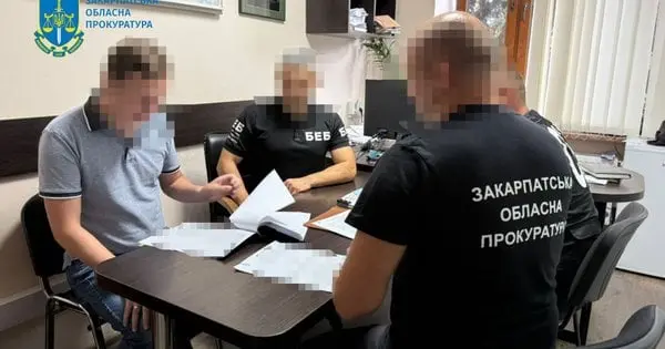 Посадовця Ужгородської міськради та підрядника підозрюють у зловживаннях на 4 млн грн