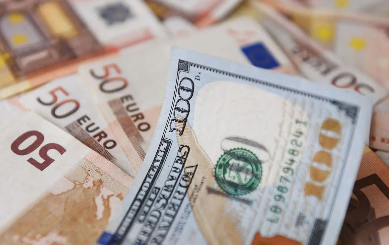 Євро подорожчав до долара після торгової угоди США та ЄС