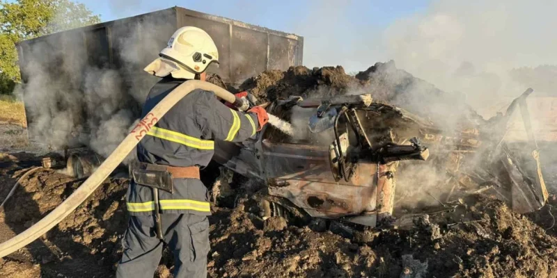 У Гайсинському районі вогонь охопив вантажівку, згоріло зерно
