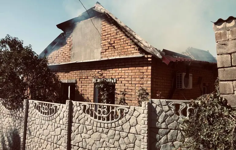 Росія завдала ударів по місту у Дніпропетровській області: є жертва та поранена 