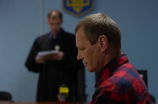 Чоловіка, який захищав село від окупантів, засудили: в чому його звинуватили