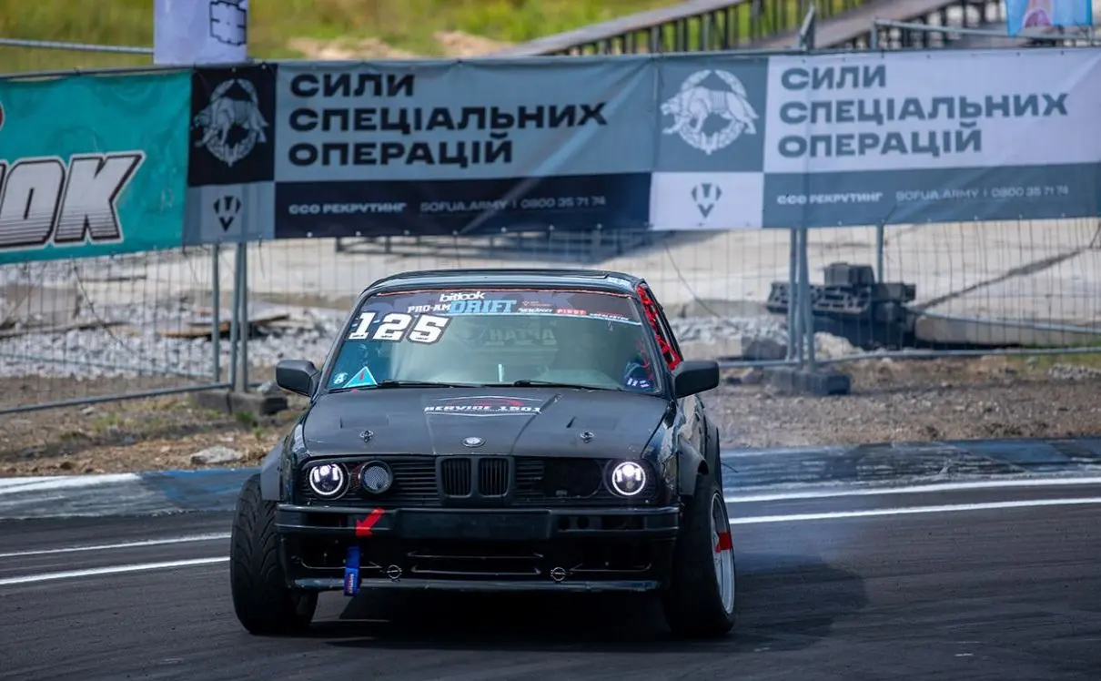Швидкість, рев моторів і донати: дрифтинг Bitlook Pro-Am на підтримку ССО