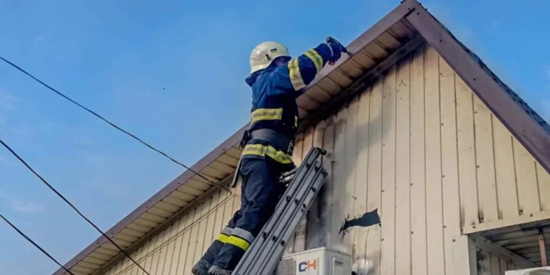 Через несправний кондиціонер загорівся магазин у Гайсинському районі