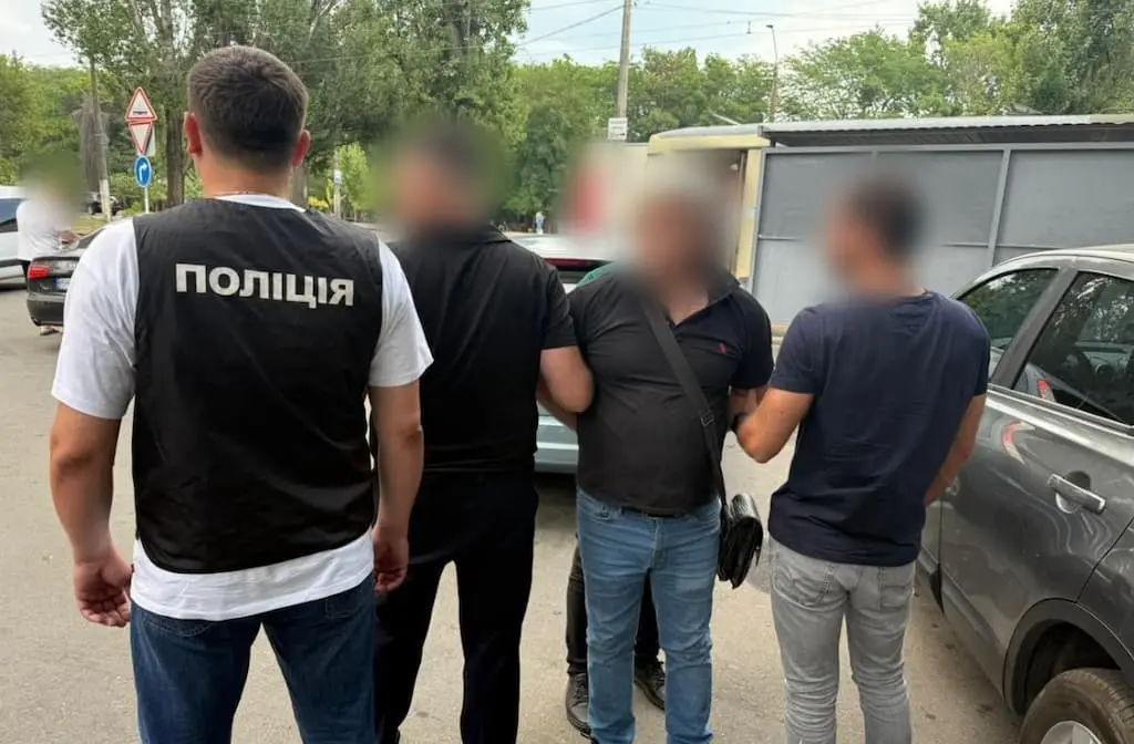 Дозвіл на пляжну торгівлю: чиновника Одеської міськради затримали під час отримання хабара