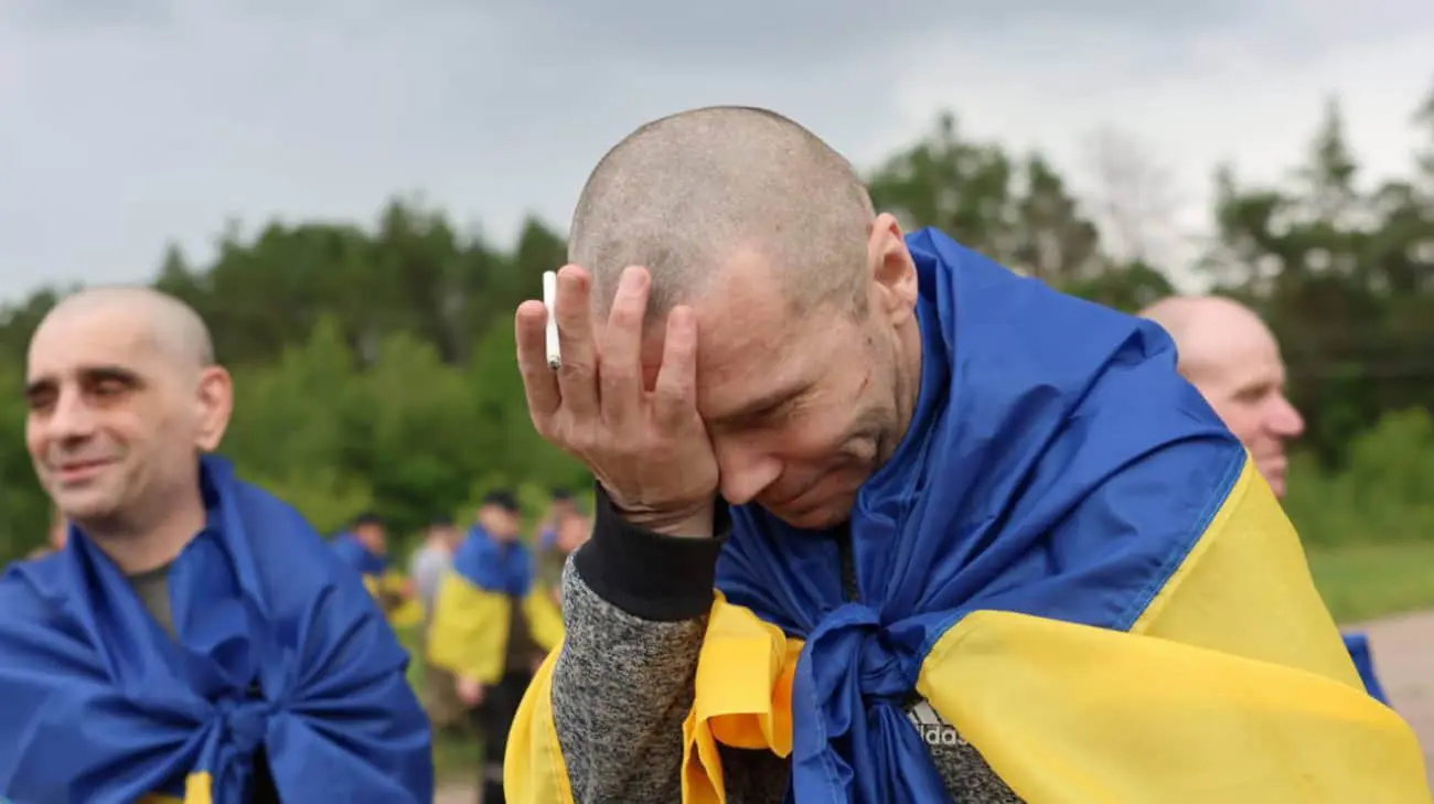 Україна повернула ще одну групу важкохворих захисників із російської неволі