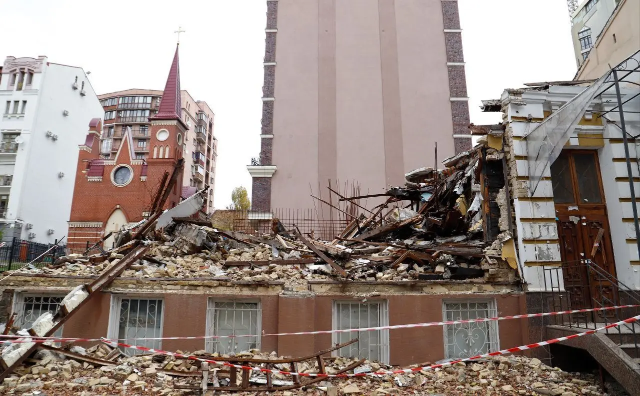 У Києві починається реставрація Садиби Зеленських на вулиці Олександра Кониського