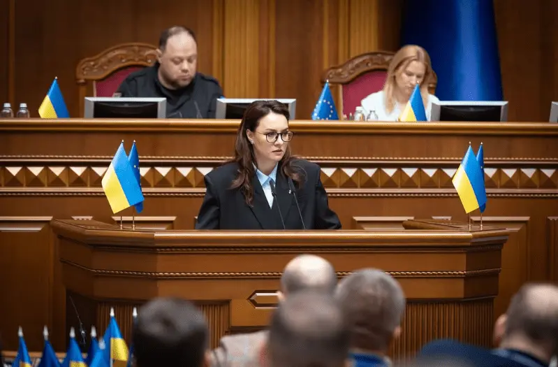 Уряду Свириденко бракує 300 мільярдів грн на війну до кінця року, але є кошти на нові програми, – ЕП