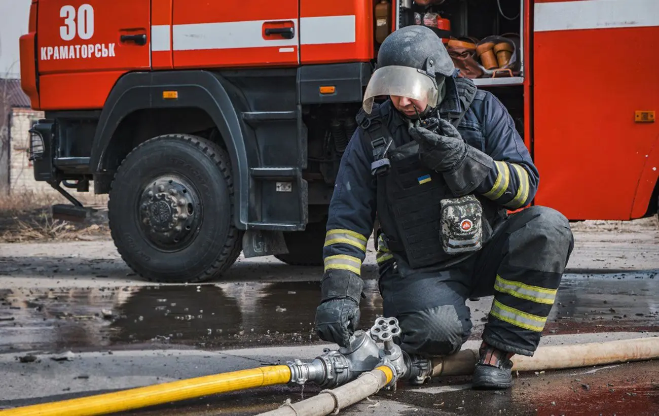 "Шахеди" влетіли у школу. Росіяни завдали удару по Краматорську: що відомо про наслідки