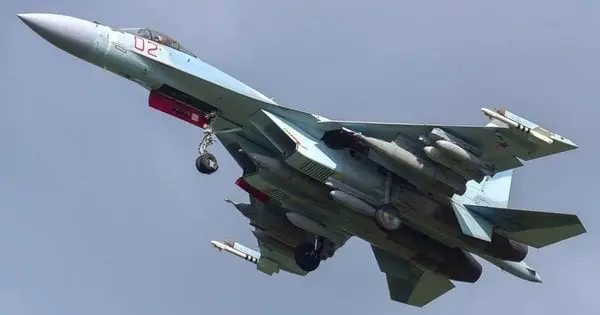 Росіяни керованою авіабомбою атакували багатоповерхівку в центрі Харкова, є багато поранених