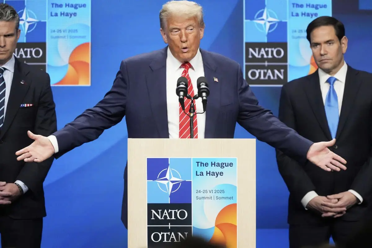 Генсек НАТО заперечив, що називав Трампа "татком"