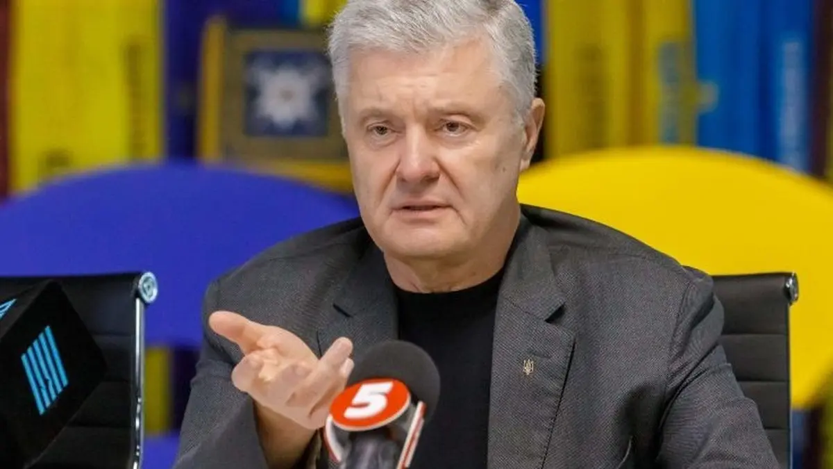Порошенко: Україна заслуговує на уряд, який працює задля збереження держави