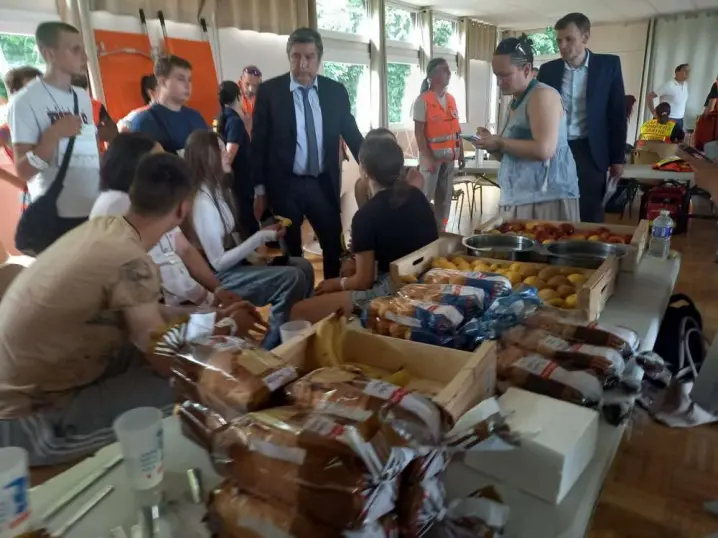 Посол України у Франції зустрівся з буковинськими ліцеїстами, які постраждали в трагічній ДТП
